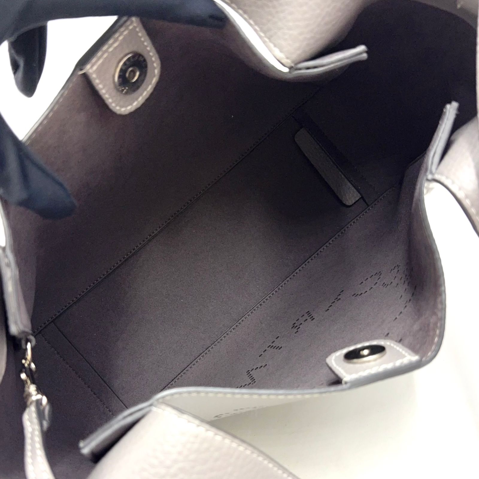 新着】Stella McCartney パンチングサークルロゴ ショルダー レザー
