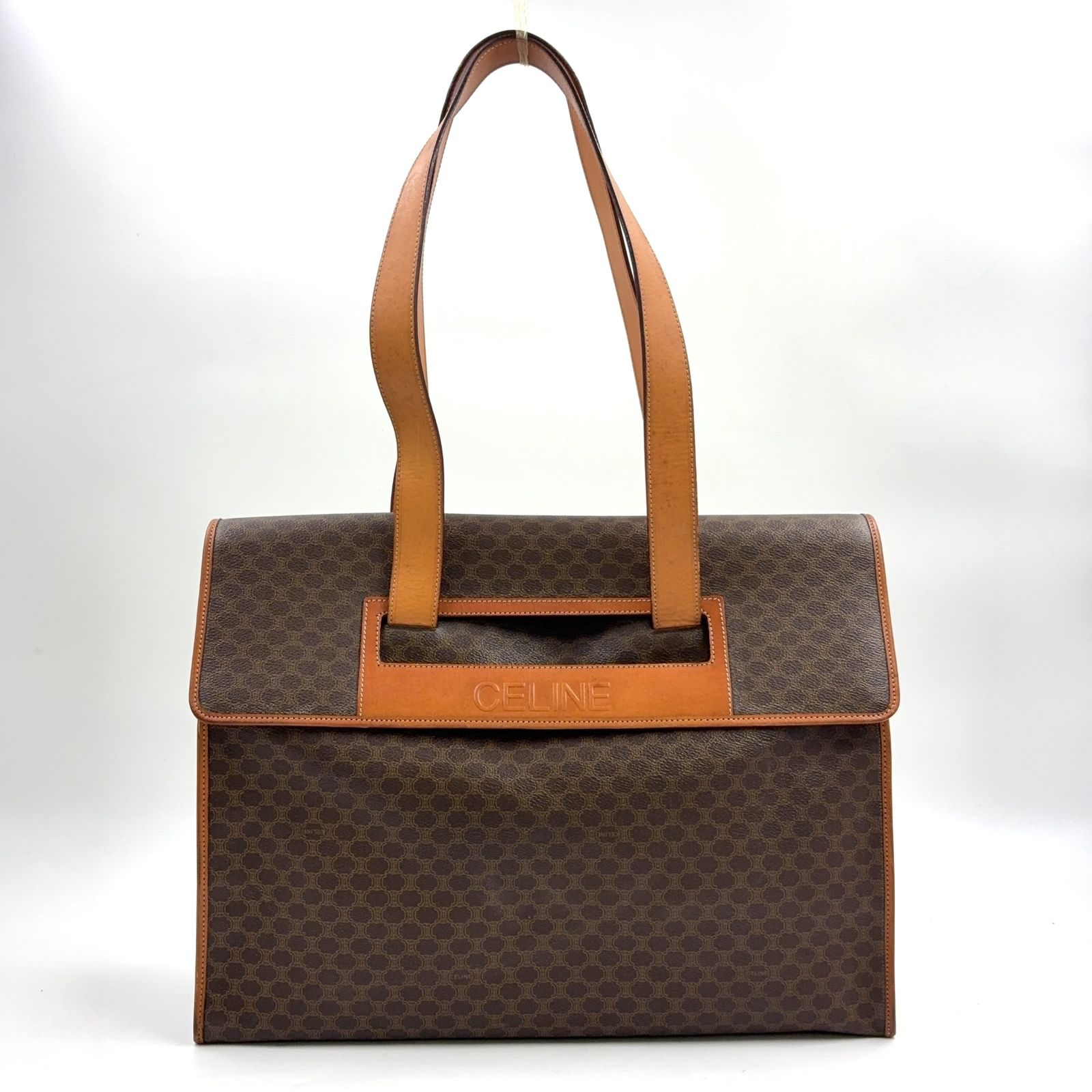 新着】CELINE マカダム柄 ロゴ型押し レザー、PVC ブラウン、ライト