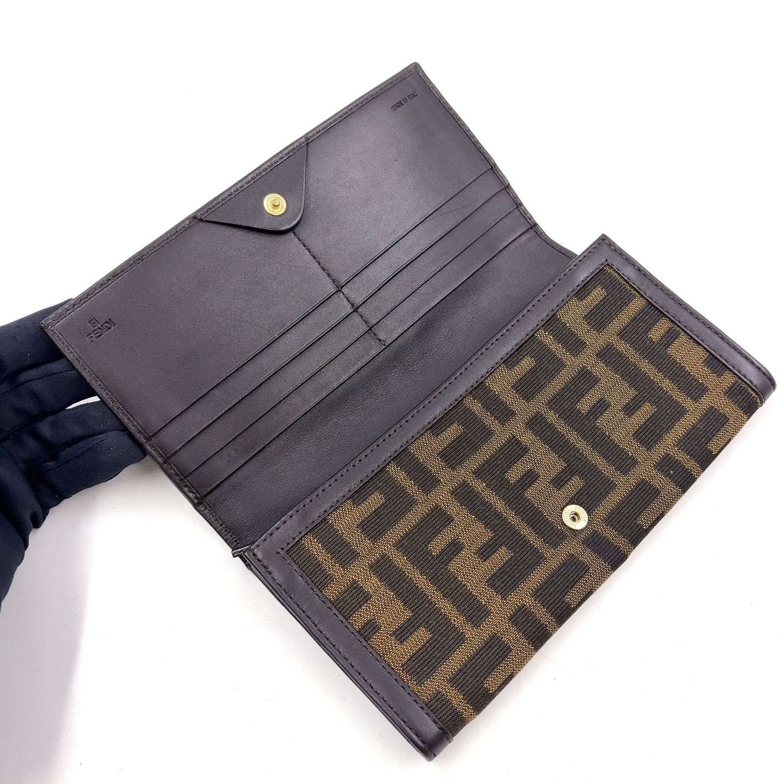 新着】FENDI ズッカ柄 レザー、キャンバス ブラウン、ブラック 二
