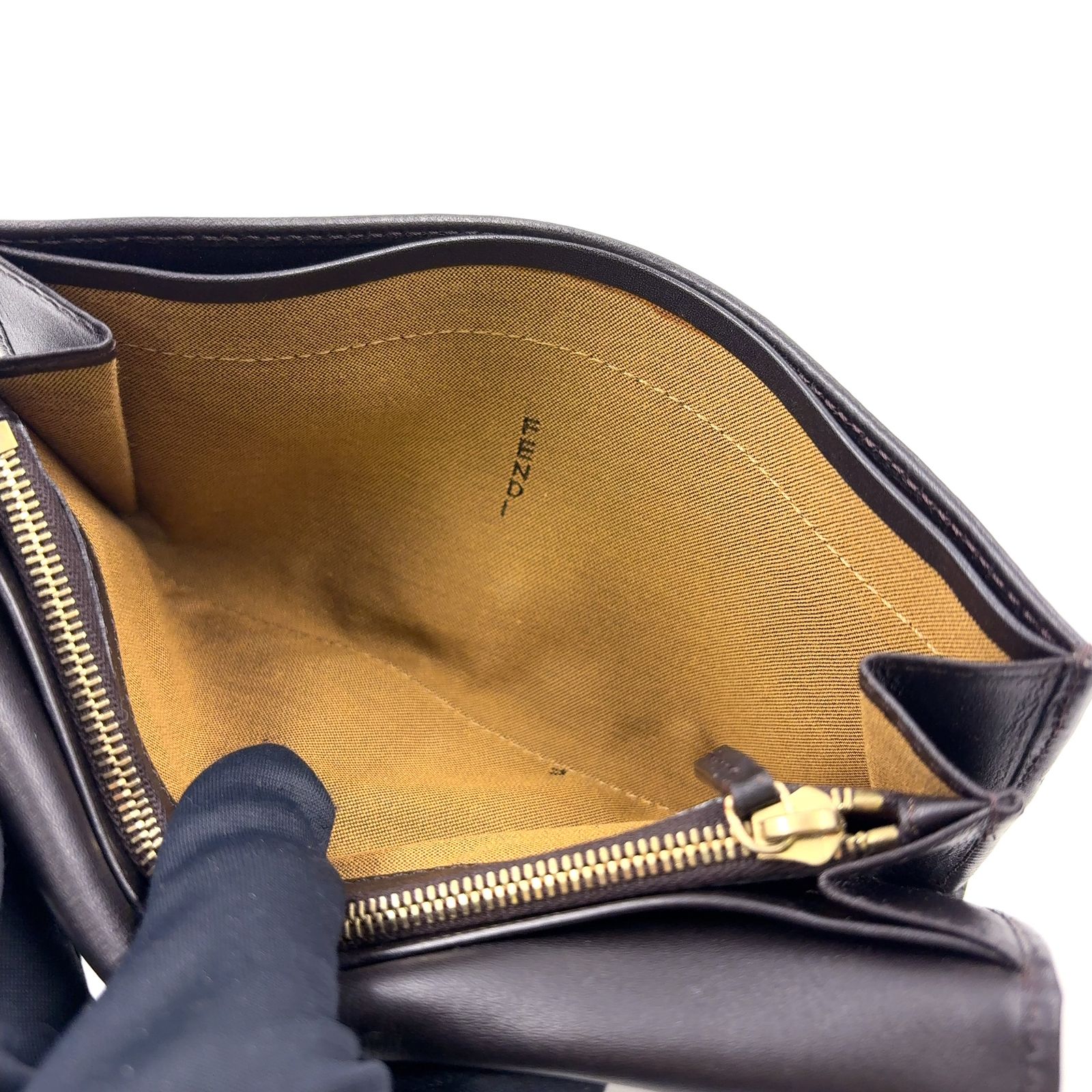 新着】FENDI ズッカ柄 レザー、キャンバス ブラウン、ブラック 二