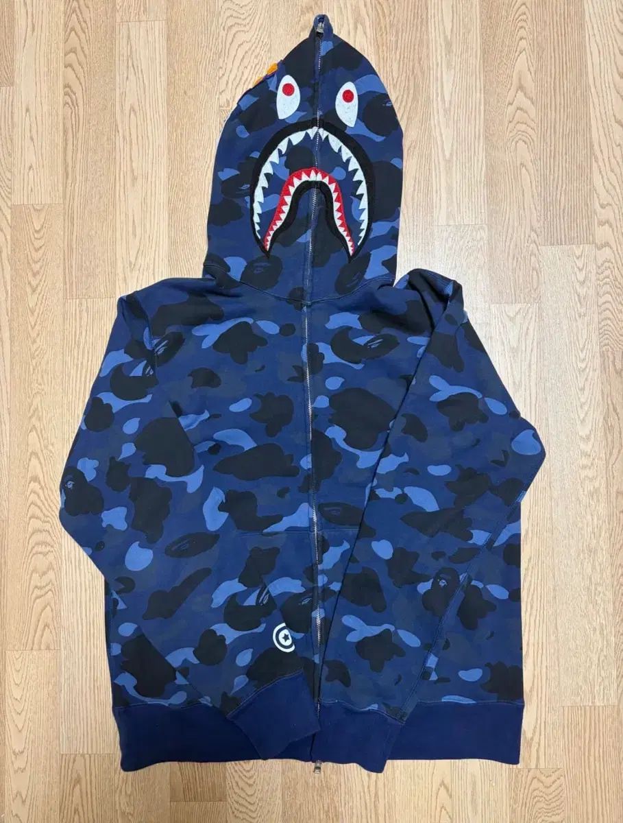 A BATHING APE アベイシングエイプ シャーク カモフラ フード ジップアップ ブルー