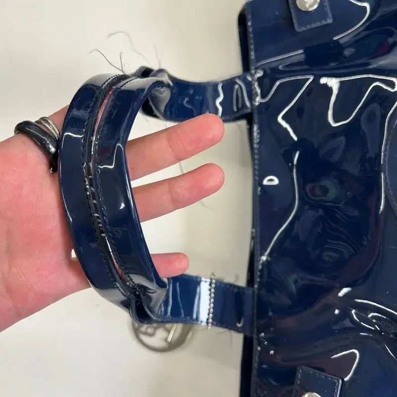 ARMANI エナメル トートバッグ ネイビー - メルカリ