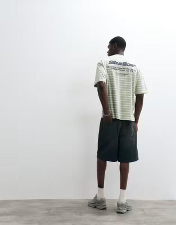 エイソス メンズ トップス Tシャツ グラフィック ASOS DESIGN oversized Tshirt with back text puff graphic stripe Desert sag