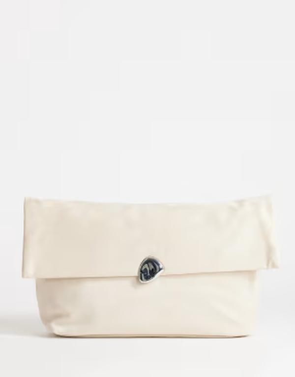 トップショップ レディース バッグ スエード Topshop Gaia oversized suedette clutch bag withardware SAND WITH SILVER サンド