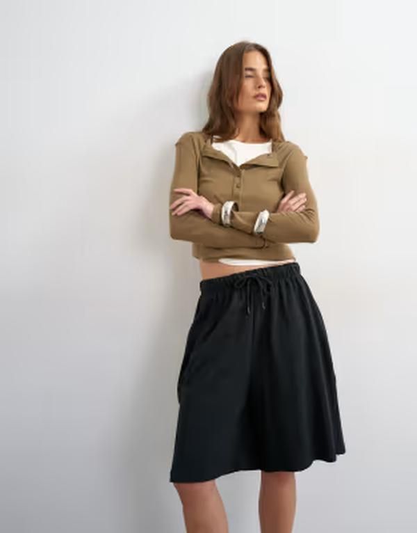 トップショップ レディース ボトムス ハーフパンツ・ショーツ タイディテール ショートパンツ Topshop washed longline tie detail shorts Black ブラック
