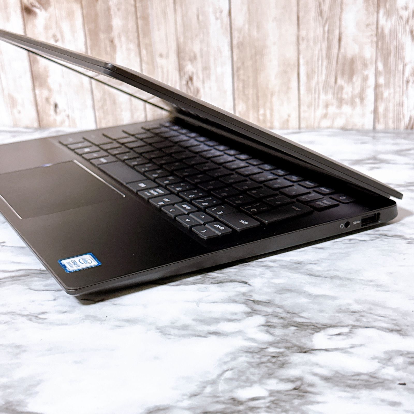 美品 DELL Latitude 3301 第8世代i5 Win11 - メルカリ
