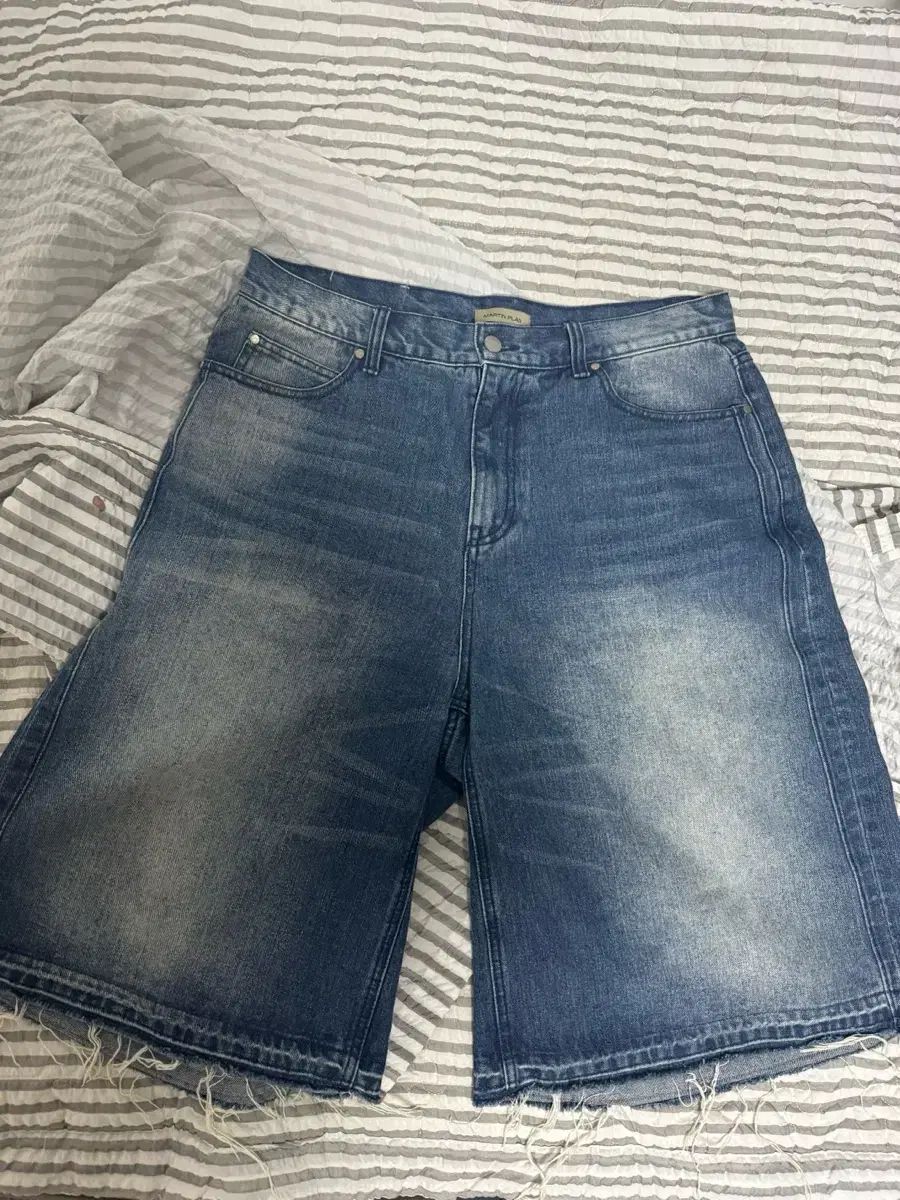 デニム DENIM | - ⁄ 濃紺デニム9本、定番からコラボまで。きちんと見え 