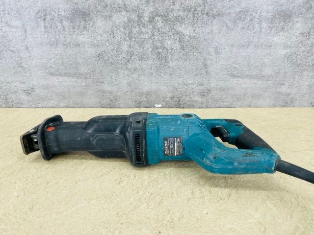 マキタ レシプロソー 【中古】動作保証 makita JR3050T 電動工具 グリーンxブラック 刃欠品 電動のこぎり 100V 9A 50-60Hz 860W /517498