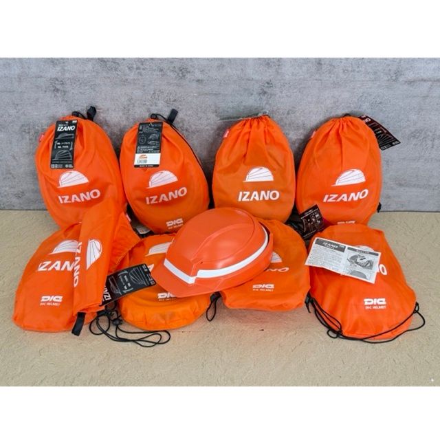 未使用品 DICプラスチック AA13型 HA4-K13式 IZANO 防災用ヘルメット 9点セット 収納 ハーフサイズ オレンジ ABS樹脂 / 517503