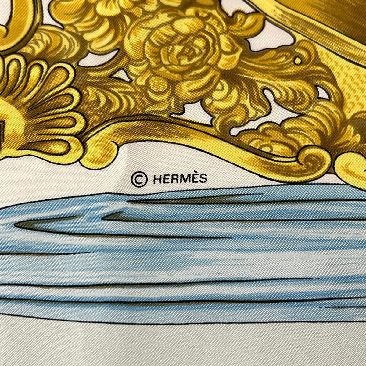 HERMES(エルメス) スカーフ カレ90 ライトブルー×白×イエロー ETRIERS