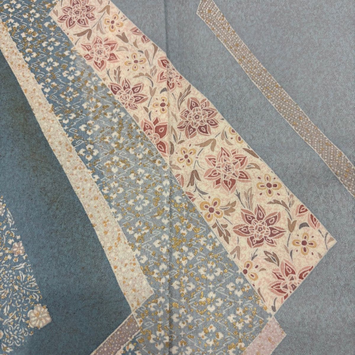 美品】 訪問着 身丈155cm 裄丈62cm S 袷 草花 幾何学模様 金彩 青灰色