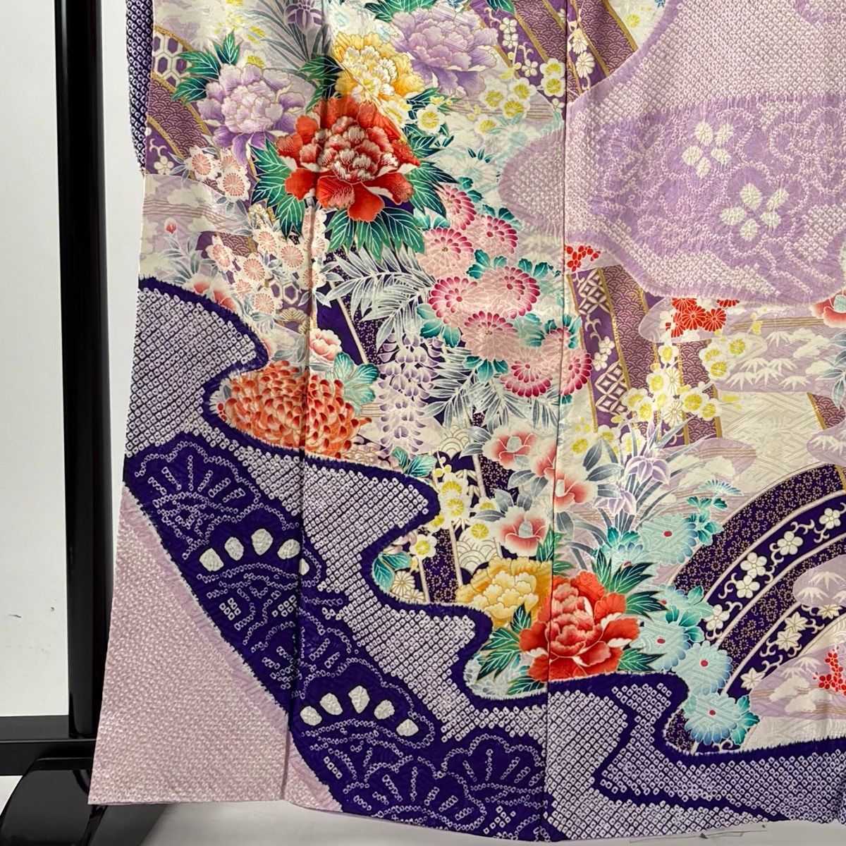 振袖 身丈164cm 裄丈65cm M 袷 牡丹 草花 金糸 刺繍 薄紫 正絹 秀品