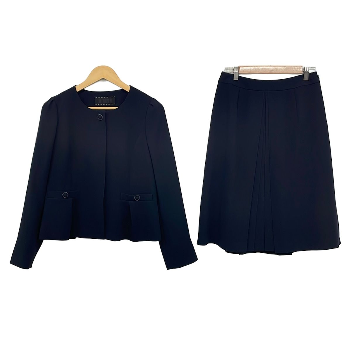 TO BE CHIC(トゥービーシック) スカートスーツ レディース美品 - ダークネイビー