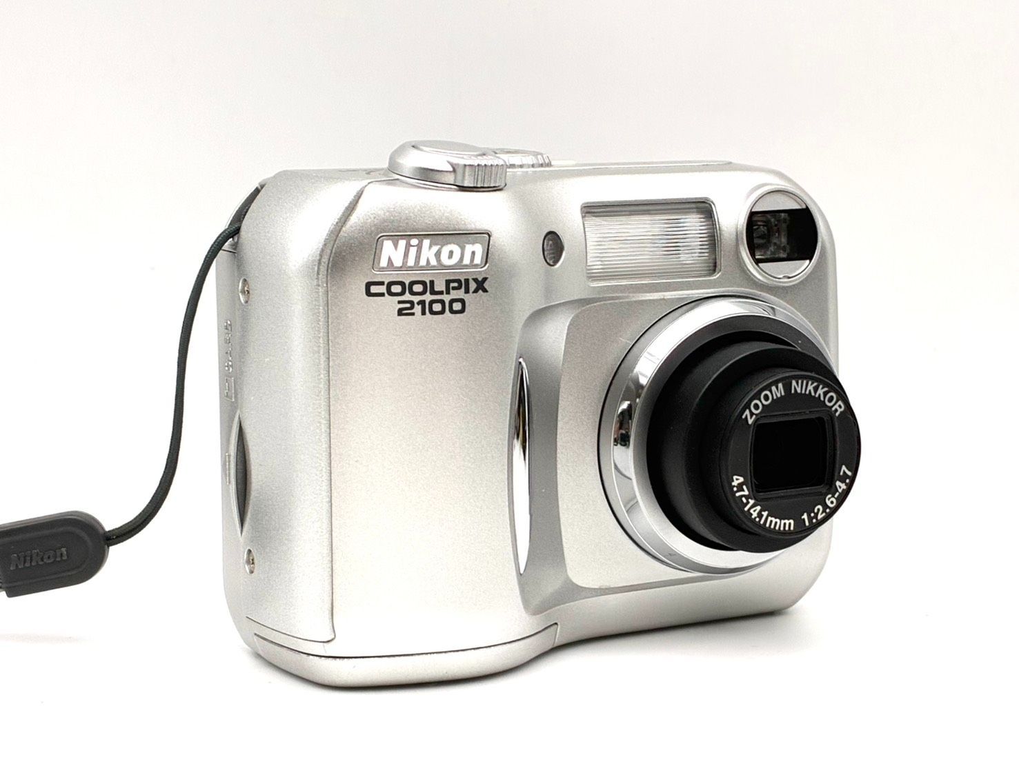 動作品　Nikon COOLPIX 2100 シルバー 稼働品 動作確認済】美品 Nikon ニコン COOLPIX クールピクス 2100