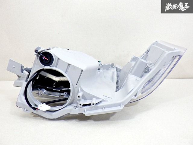 ダークプライム！】トヨタ純正 200系 ハイエース 4～8型 後期 LED
