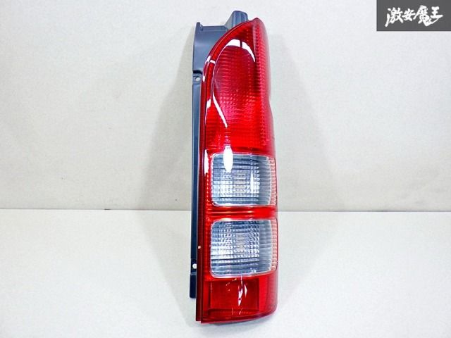 車 希少 ハイエース 純正テールランプ 寒冷地仕様 200系 1型 2型 3型