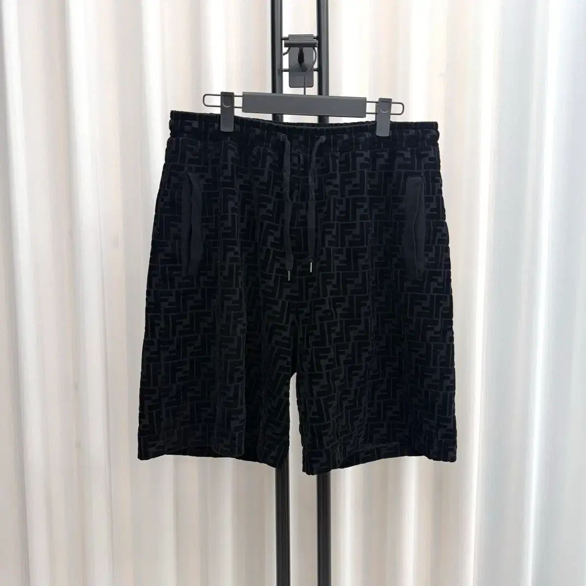 百貨店購入 / 50 FENDI フェンディ FF フール ウール モチーフ コットン ピケ ハーフパンツ
