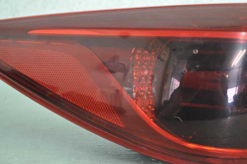 左 テールランプ テールライト (BM6FJ BM5FS) アクセラ セダン 教習車
