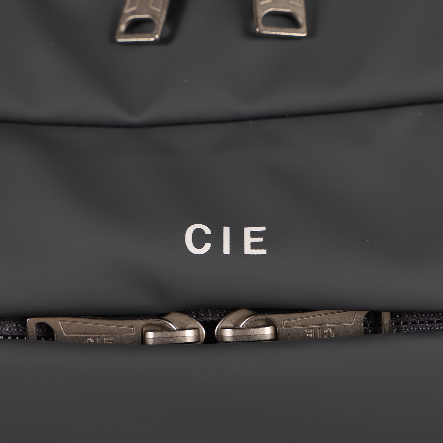 CIE シーショルダーバッグ ボディーバッグ メンズ レディース Lサイズ 9L 斜め掛け LEAP SLING BAG L 072302 CIE シーショルダーバッグ ボディーバッグ メンズ レディース Lサイズ 9L 斜め掛け LEAP SLING BAG L 072302