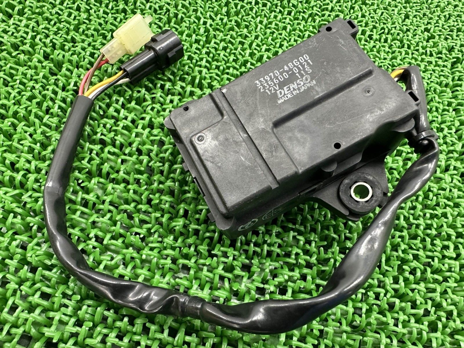 ブルバードM109R 排気バルブモーター 33970-48G00 スズキ 純正 中古 バイク 部品 Wf