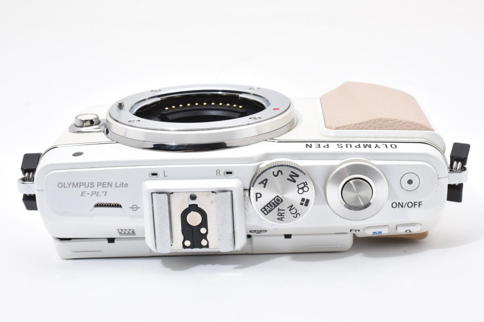 実用光学美品 箱あり Olympus オリンパス PEN Lite E-PL7 ボディ 白