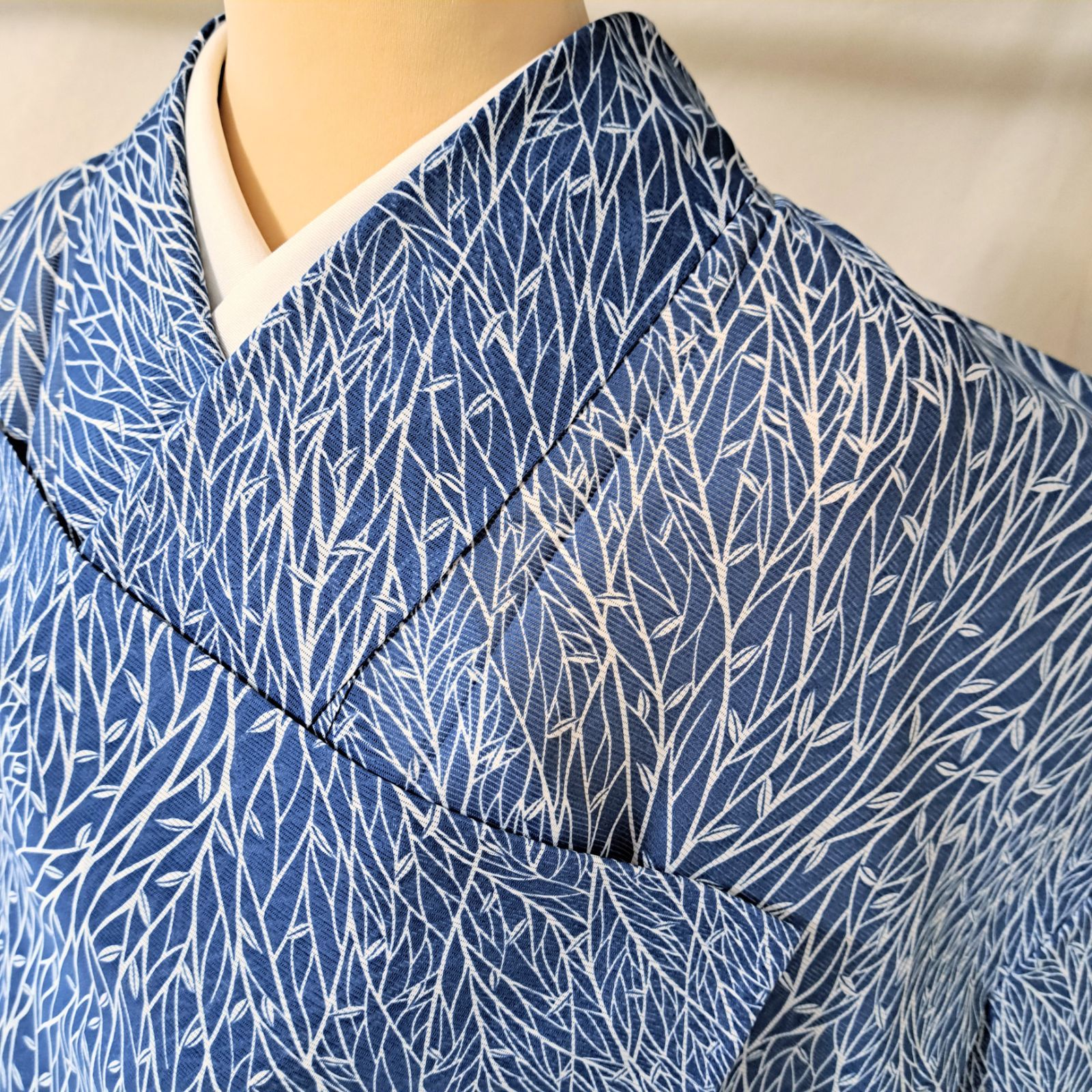 洗える夏着物・絽・小紋】裄長 Lサイズ相当の身幅 青 枝葉模様 化繊 ろ