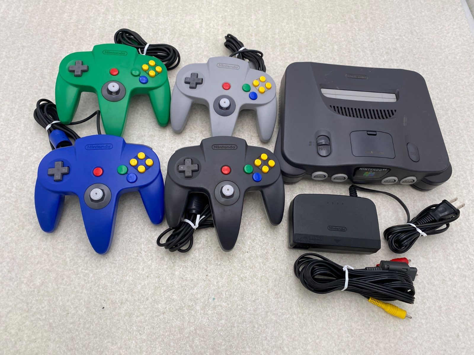 ニンテンドー64 本体 動作品 コントローラー4点 - メルカリ