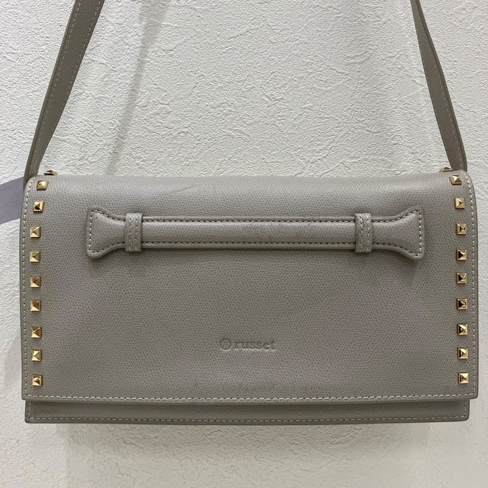 3880 russet ラシット ショルダーバッグ グレージュ スタッズ