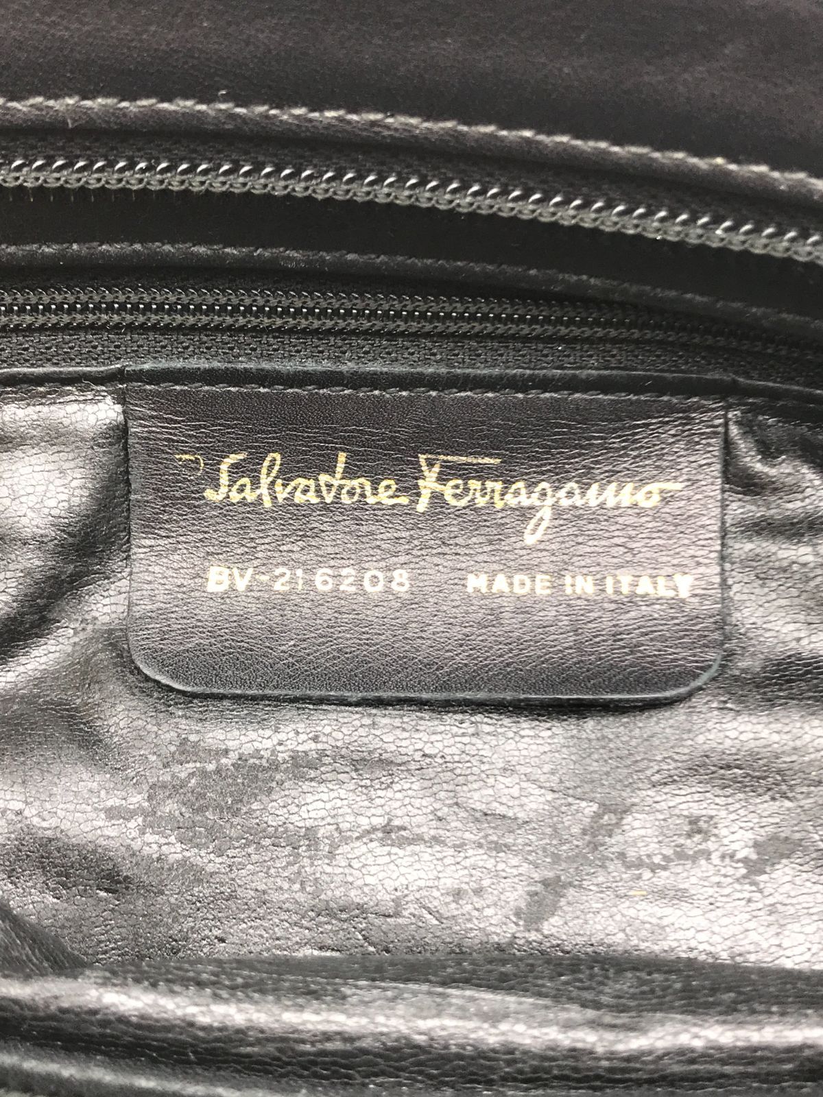 Salvatore Ferragamo ガンチー二　バレッタ　ブラック Salvatore Ferragamo フェラガモ ハンドバッグ ガンチーニ