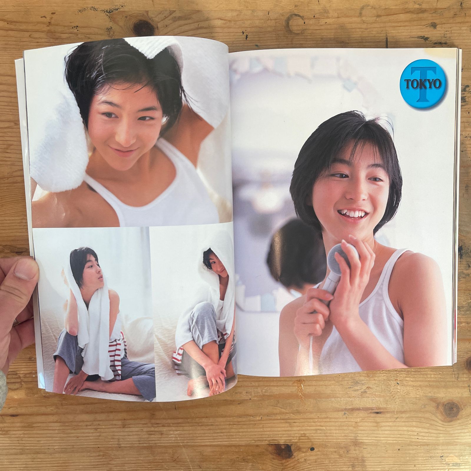 広末涼子写真集 [R] / Ryoko Hirosue Photo Book: R] - メルカリ