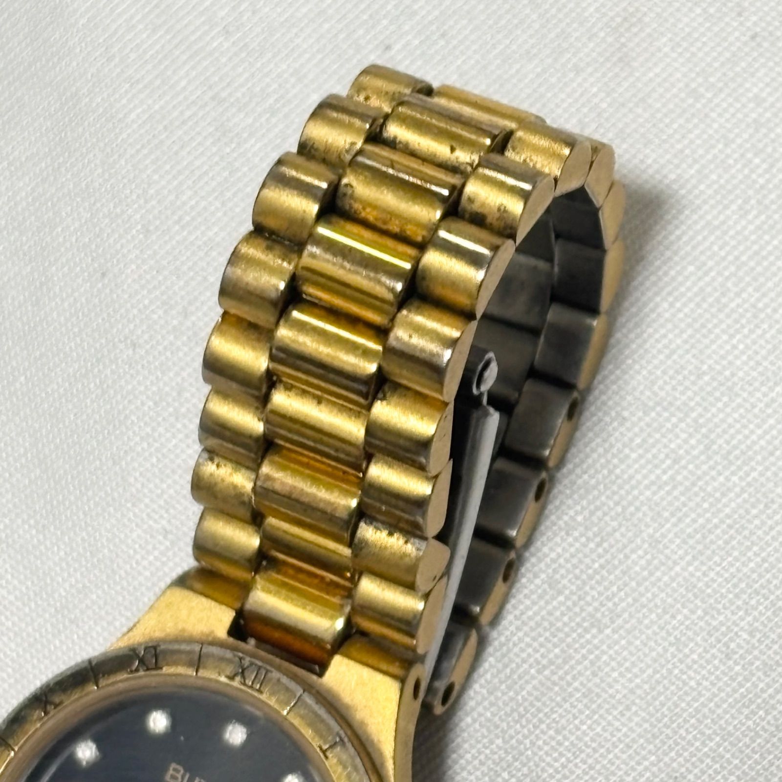 送料無料】BULOVA/ブローバ/ブラック×ゴールド/クォーツ腕時計/電池