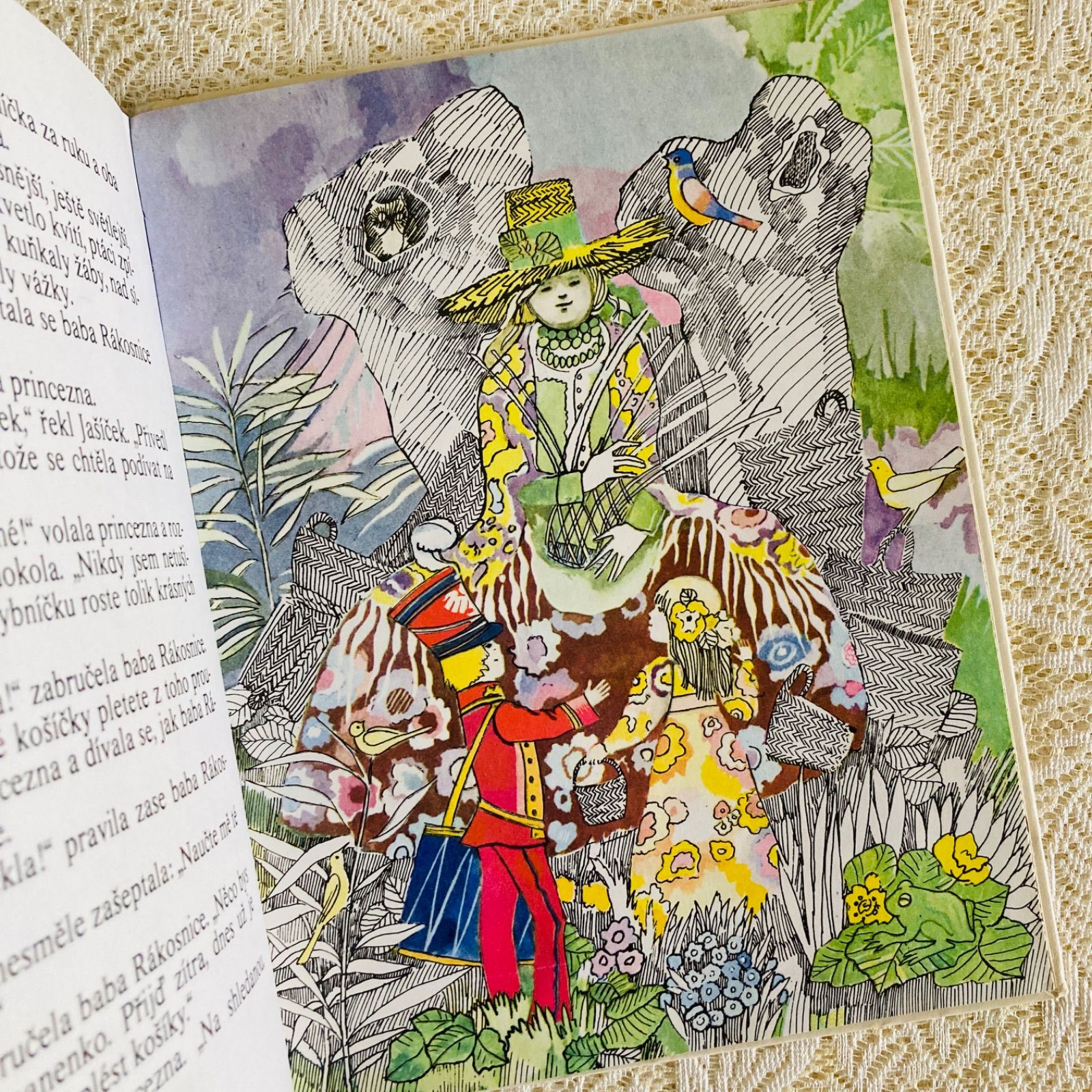 チェコ語のヴィンテージ絵本 Zlatý košíček ポーランドのおとぎ話 洋書