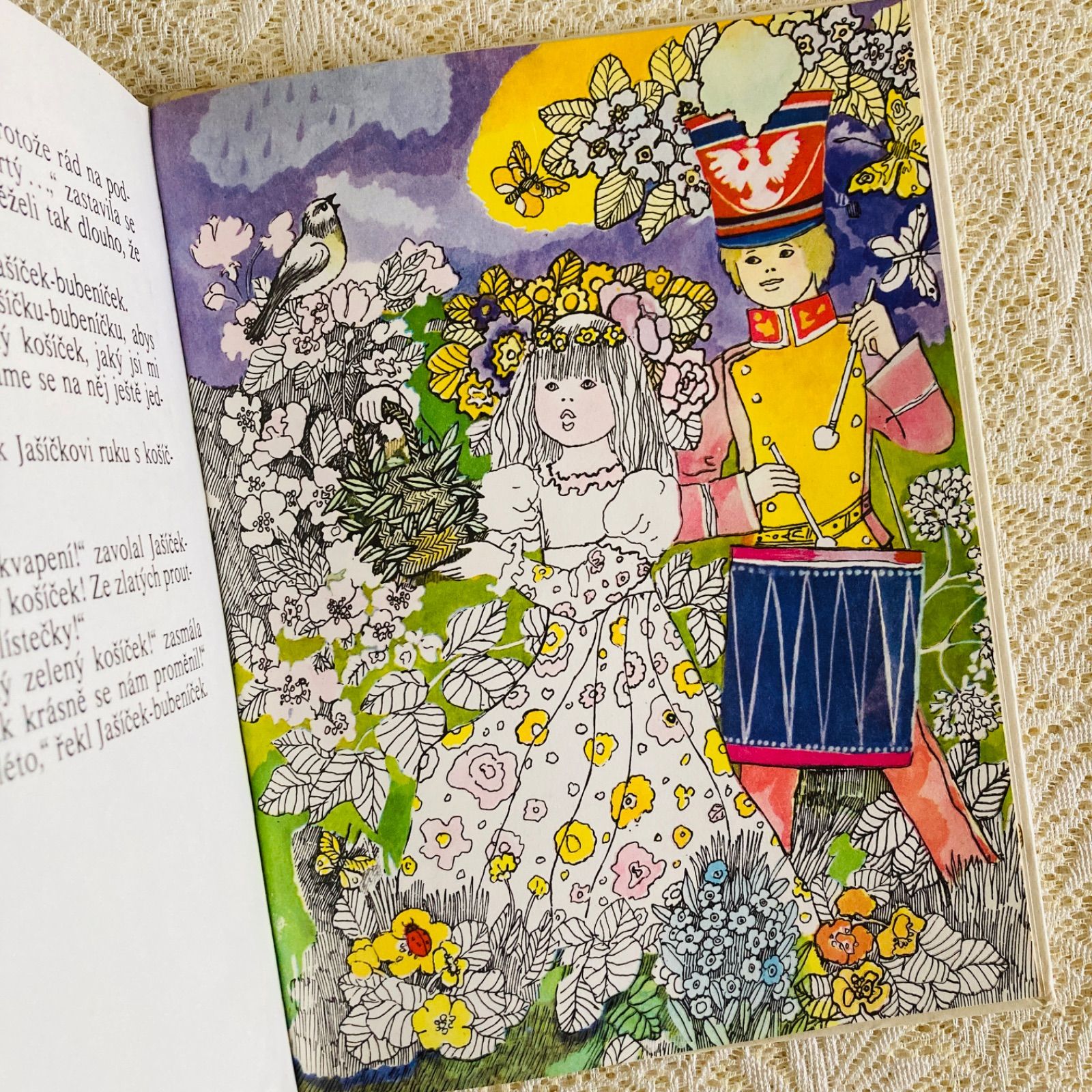 チェコ語のヴィンテージ絵本 Zlatý košíček ポーランドのおとぎ話 洋書