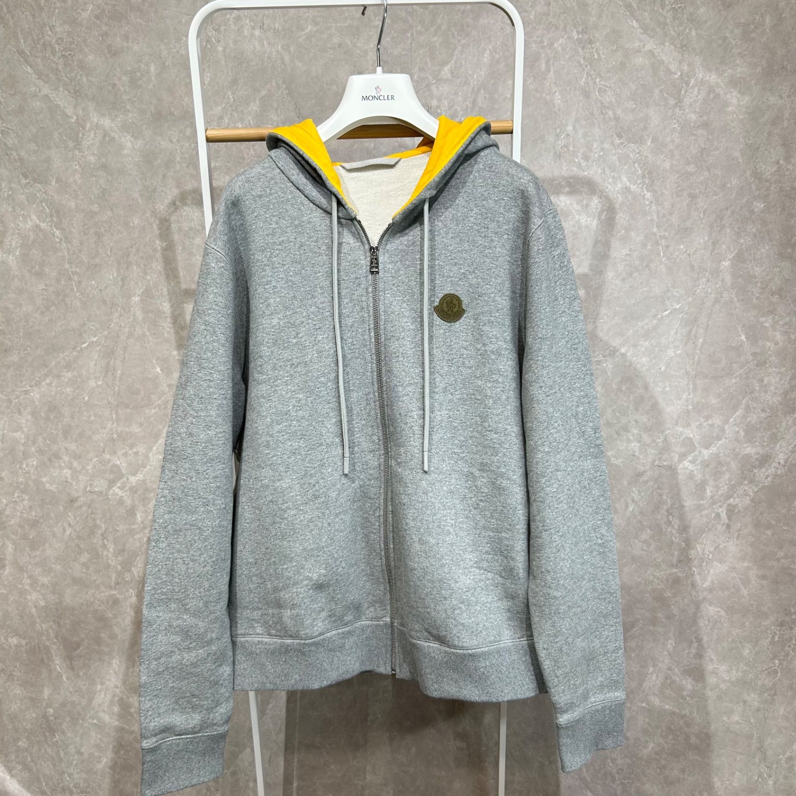 MONCLER モンクレールスウェットジップアップパーカーグレーL - メルカリ