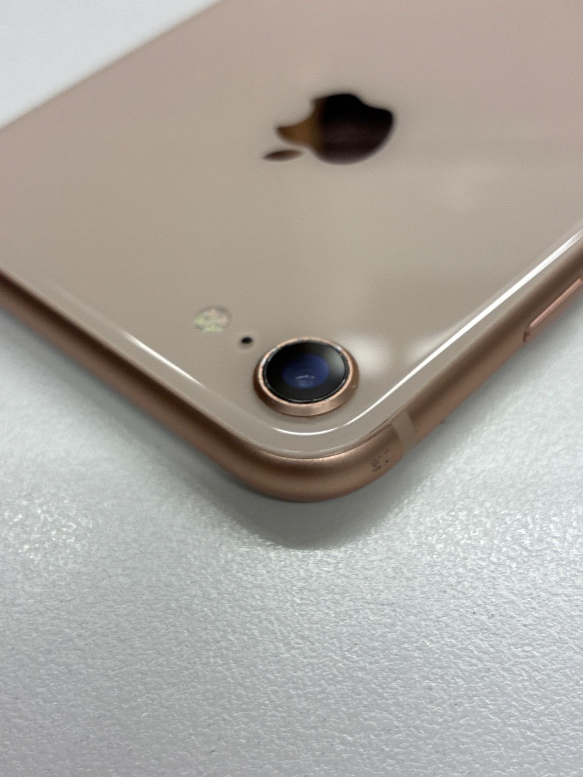 完全ジャンク】Apple iPhone 8 ゴールド 起動不可 本体のみ 部品取り 