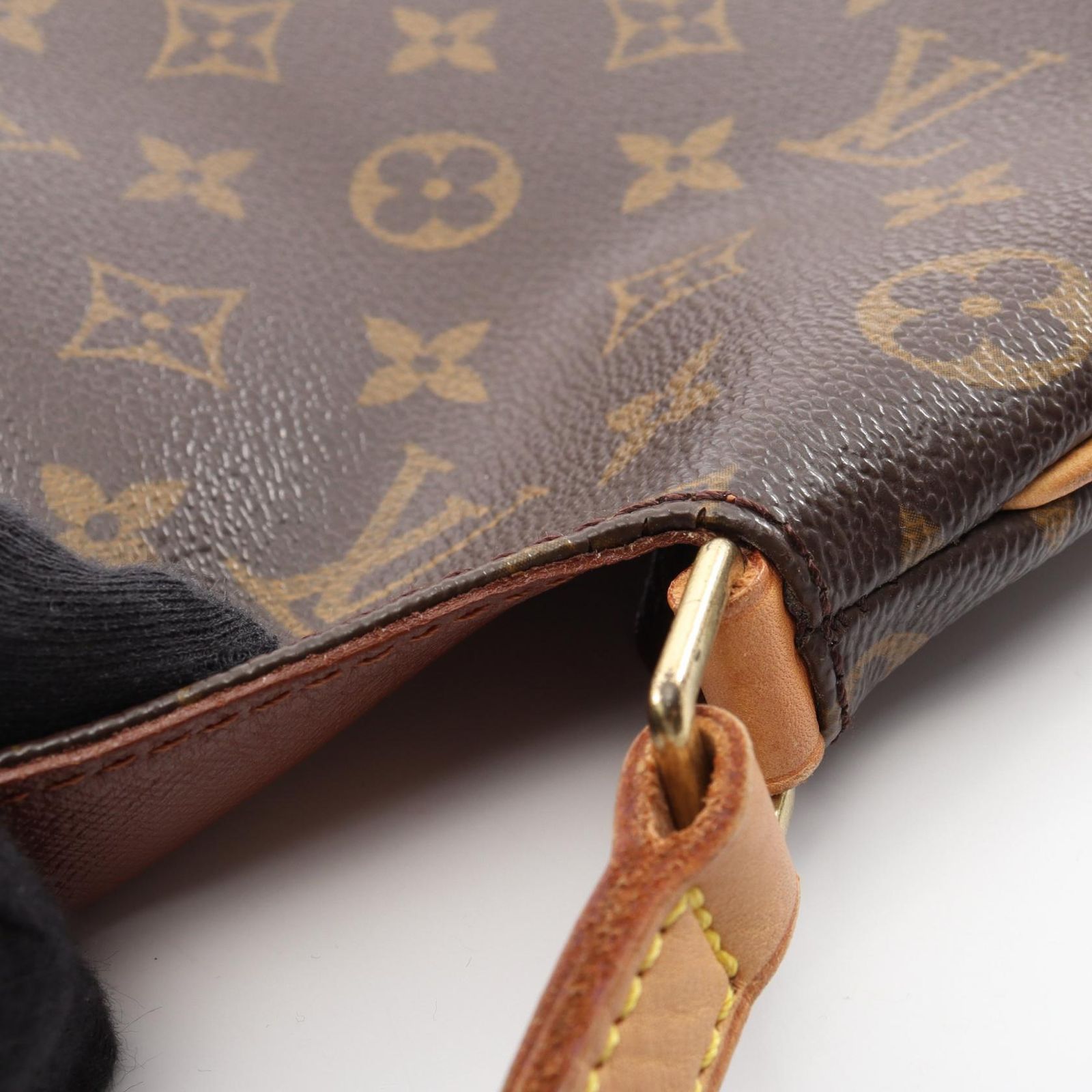 LOUIS VUITTON ルイ・ヴィトン ミュゼットタンゴ ロングストラップ