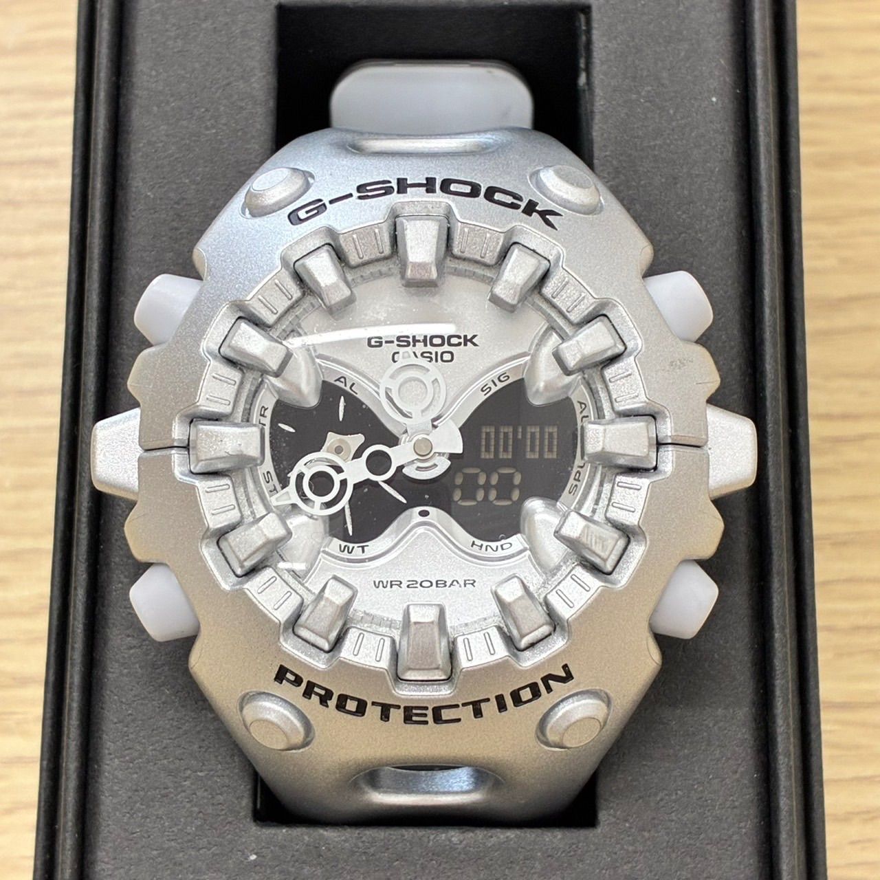 [Y0701]稼働 CASIO G-SHOCK GA-V01A ジーショック シルバー 箱付