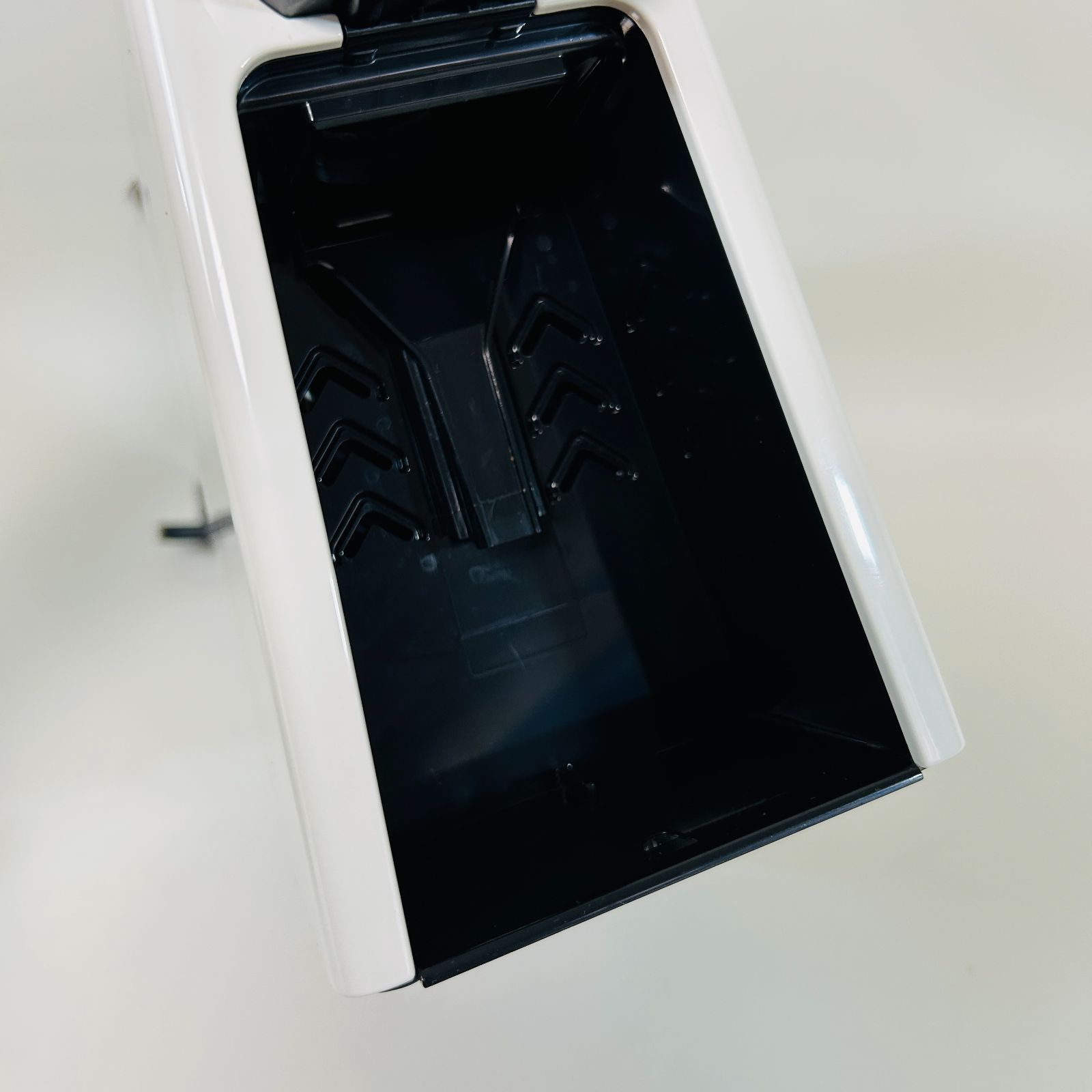 美品】【2025年製】ネスプレッソ エッセンサミニ D30-WH カプセル式 