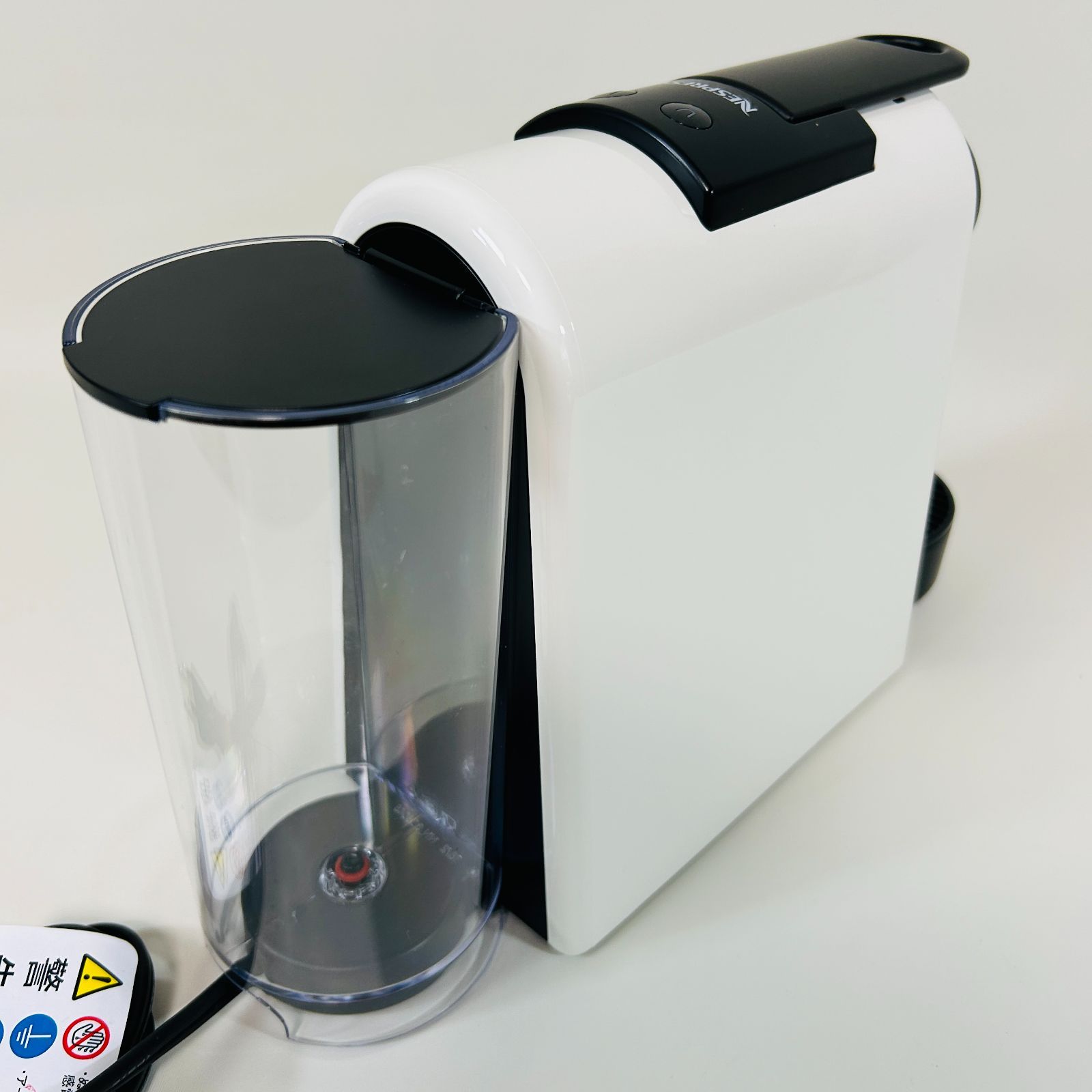 美品】【2025年製】ネスプレッソ エッセンサミニ D30-WH カプセル式