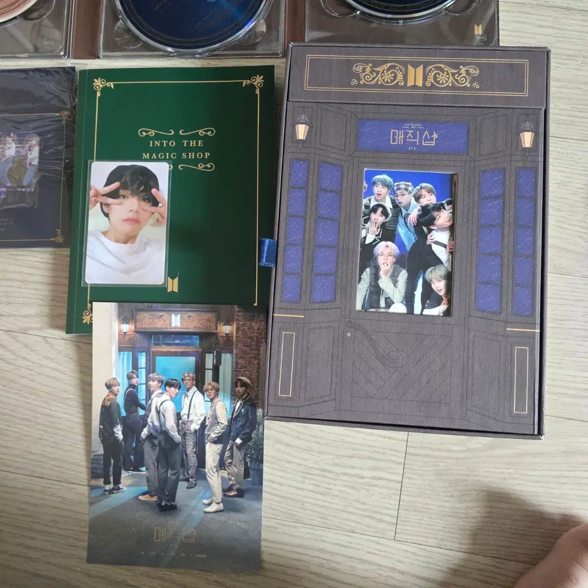 BTS Magic Shop V トレカ付き フルセット出品 - メルカリ