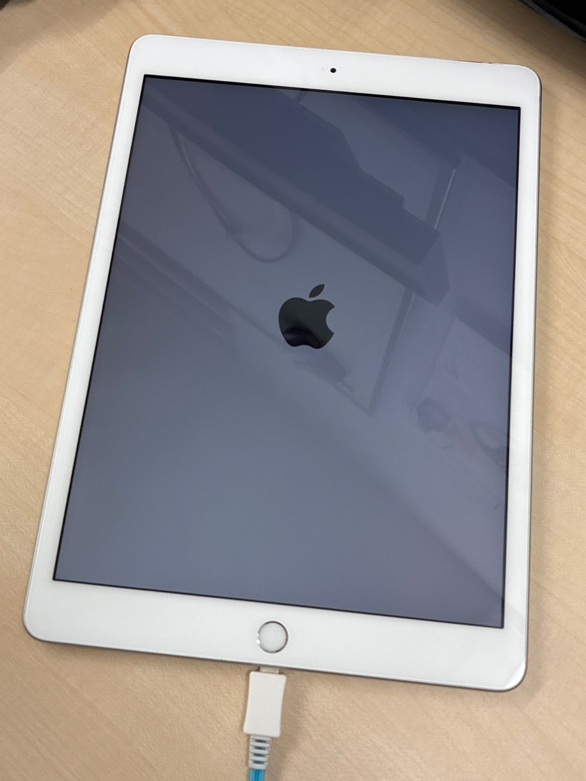 Apple iPad 第7世代 Cellular 32GB シルバー A2198 ジャンク リンゴ