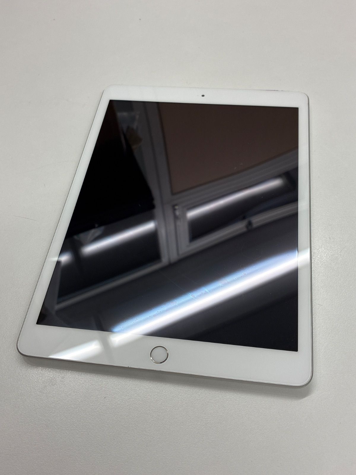 Apple iPad 第7世代 Cellular 32GB シルバー A2198 ジャンク リンゴ