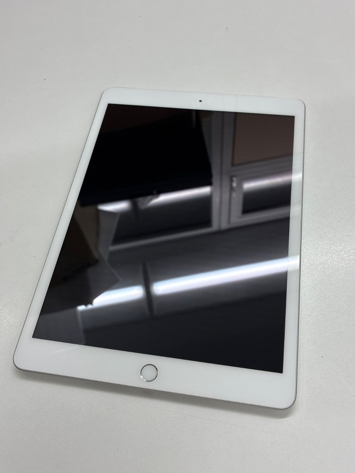Apple iPad 第7世代 Cellular 32GB シルバー A2200 SIMフリー ジャンク