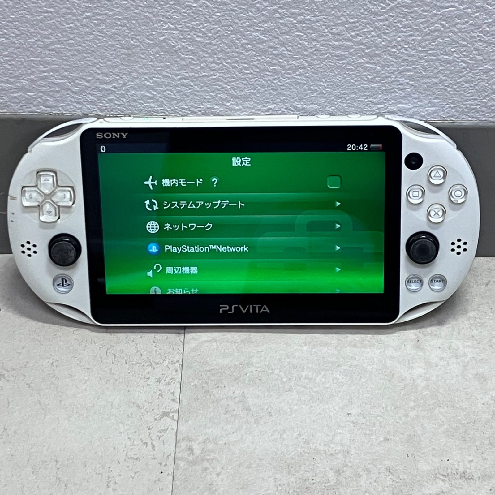 O PlayStation Vita PCH-2000 ホワイト - メルカリ