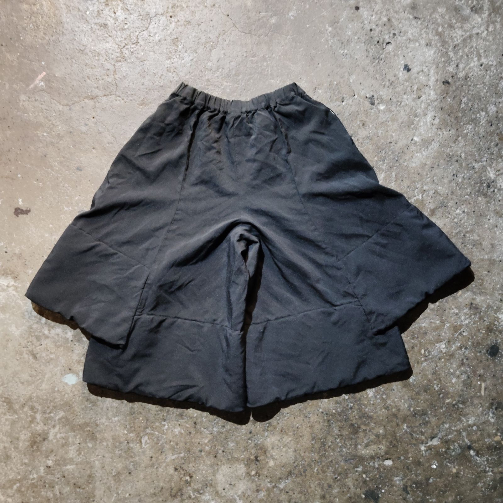 2018年コムコム　ボリュームワイドパンツ　コムデギャルソン COMME des GARCONS COMME des GARCONS 18ss ポリ縮ボリュームパンツ