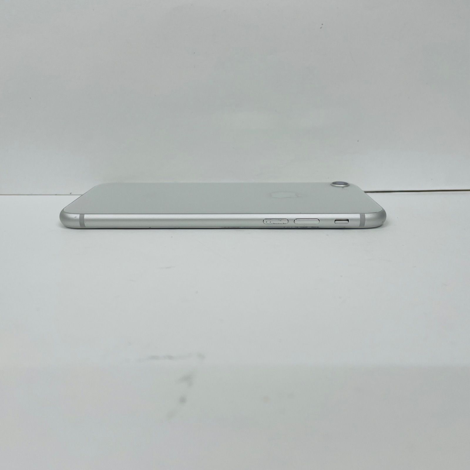 iPhone 8 256GB シルバー SIMフリー バッテリー84% - メルカリ