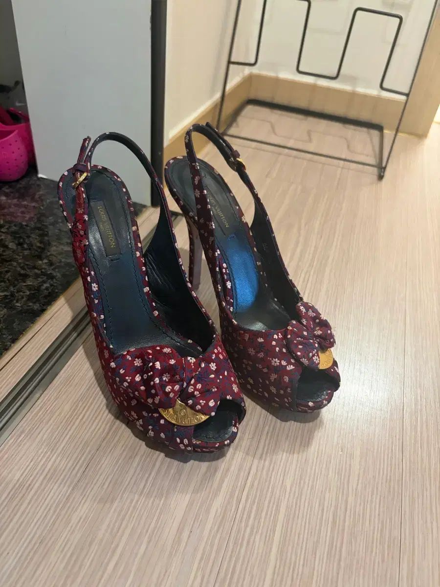 ルイヴィトン フローラル リー リボンスストラップ ヒール (正規品)