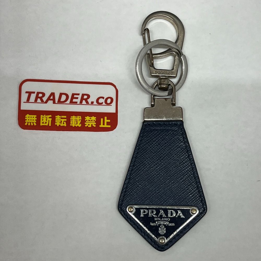 06w12757 PRADA サフィアーノ トライアングルロゴプレート キーリング