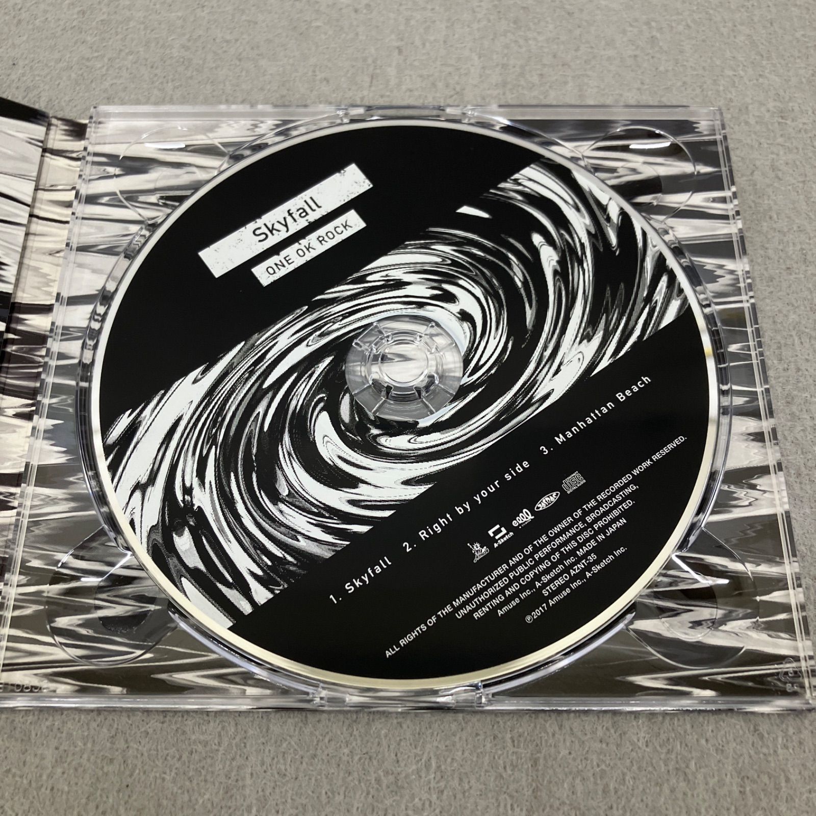 ONE OK ROCK Skyfall CD会場限定盤 PC7004U f052 - メルカリ