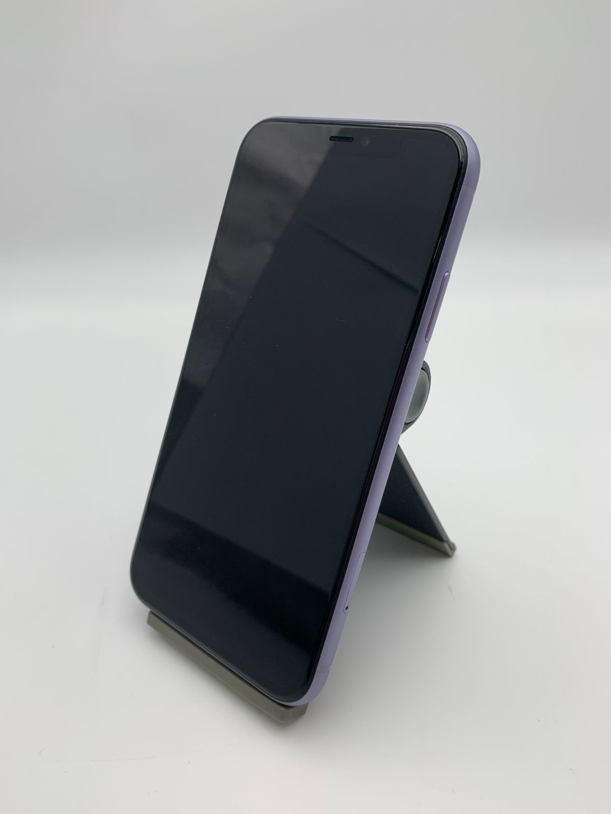 iPhone 11 256GB パープル【画面・フレーム傷有】SIM解除済 - メルカリ